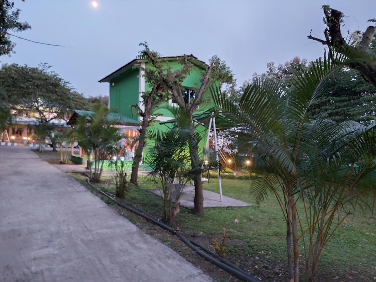 מסינאגודי The Midway Jungle Resort מראה חיצוני תמונה