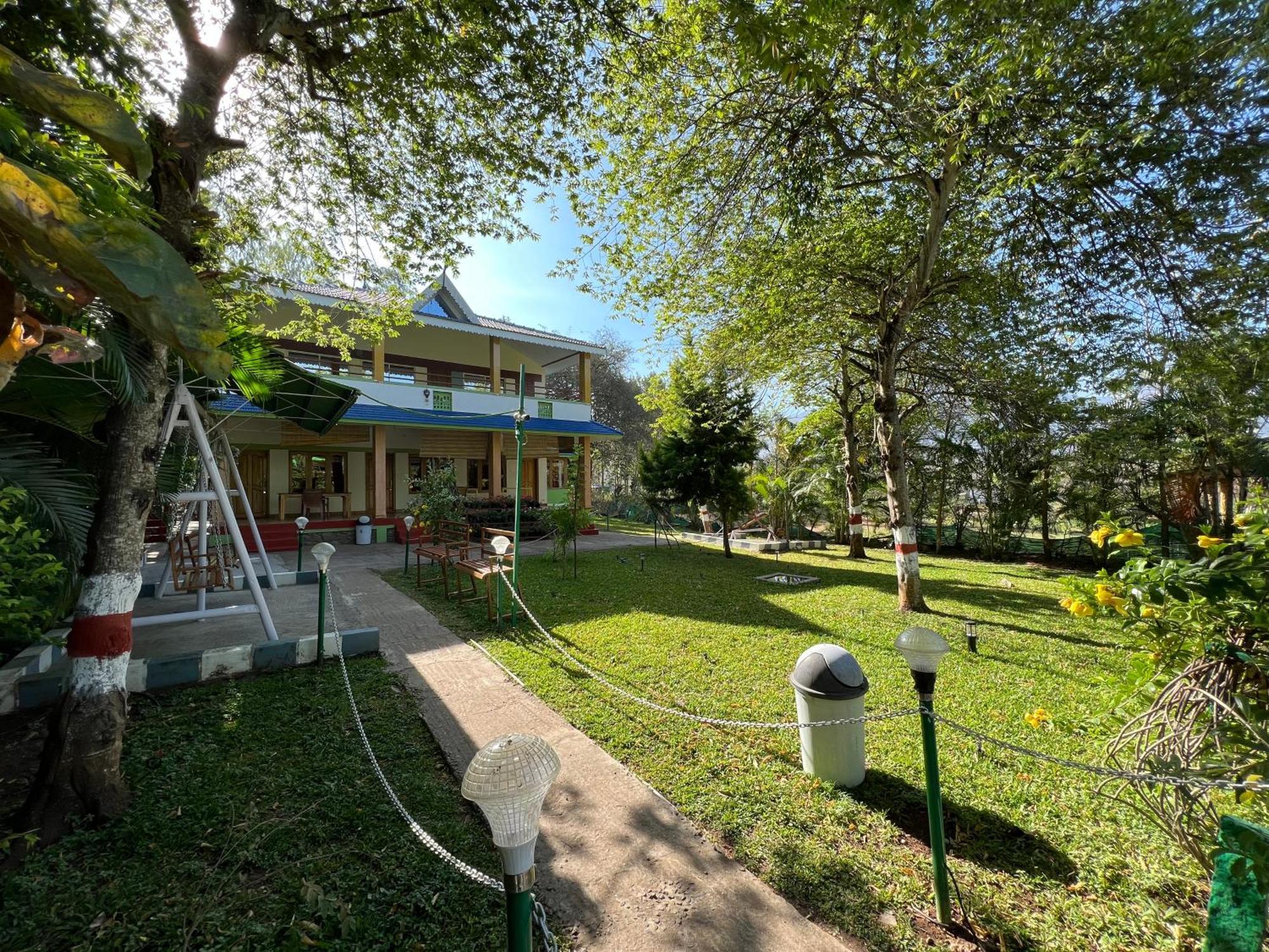 מסינאגודי The Midway Jungle Resort מראה חיצוני תמונה