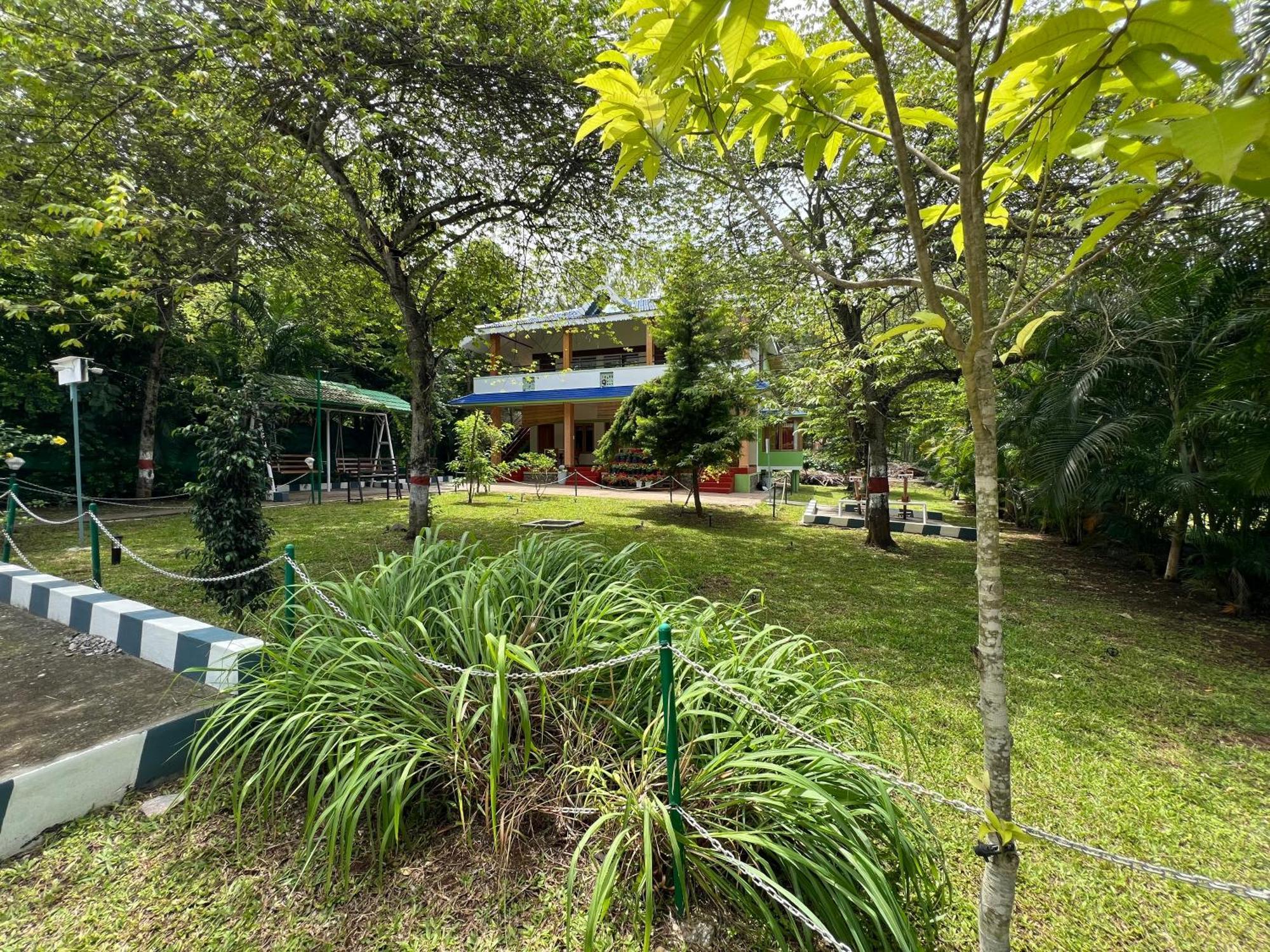 מסינאגודי The Midway Jungle Resort מראה חיצוני תמונה